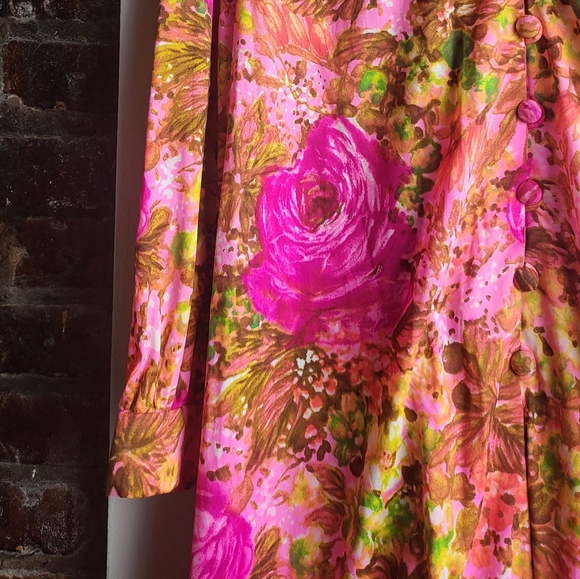 Vintage Landmark Floral Button Dress, long sleeve, plus size - Picture 7 of 7